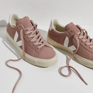 Veja Campo Chrome Free Sneaker - Size 10